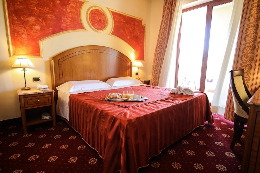 Parco Dei Principi Hotel Roccella Ionica Exterior photo