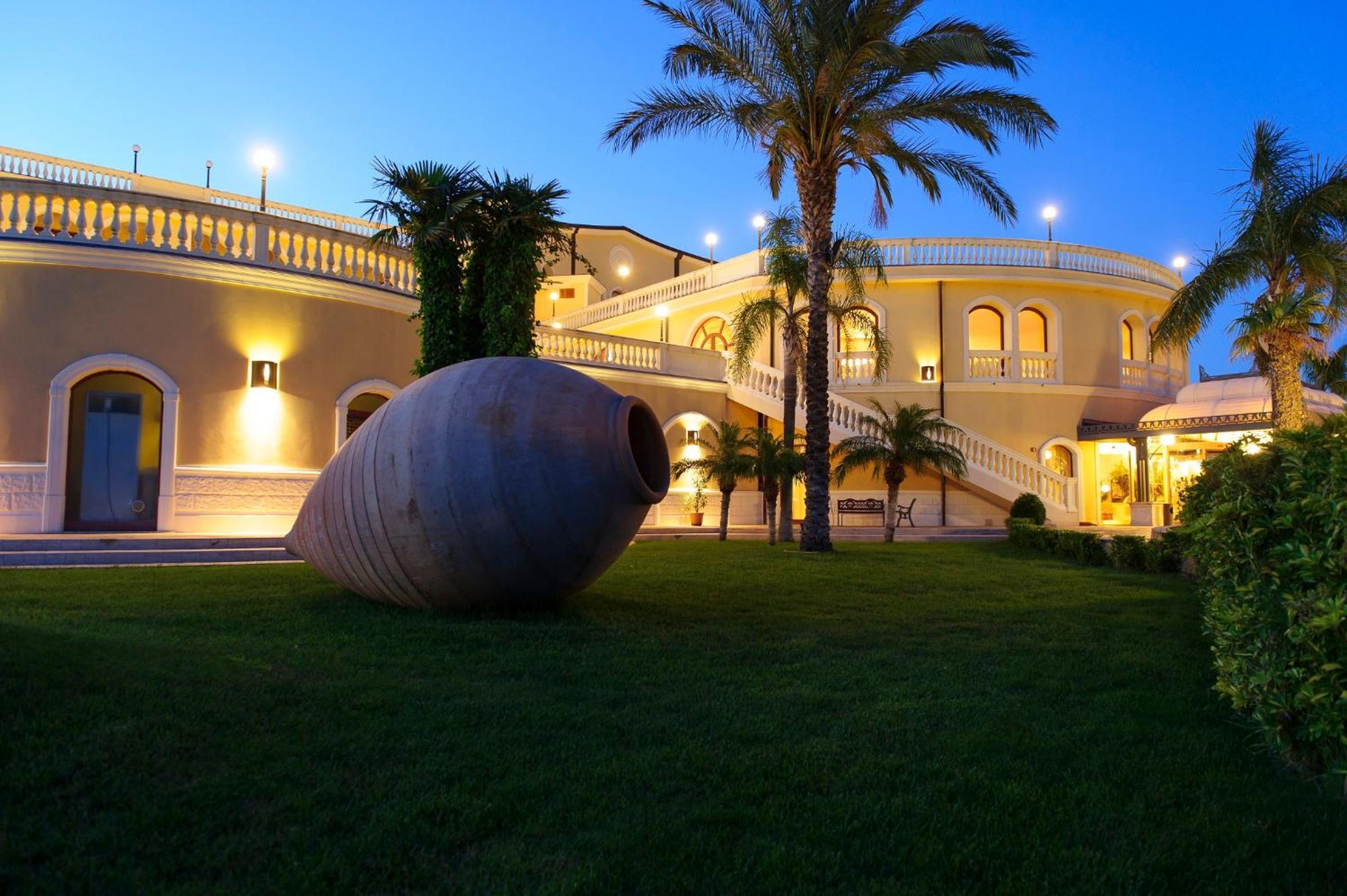 Parco Dei Principi Hotel Roccella Ionica Exterior photo