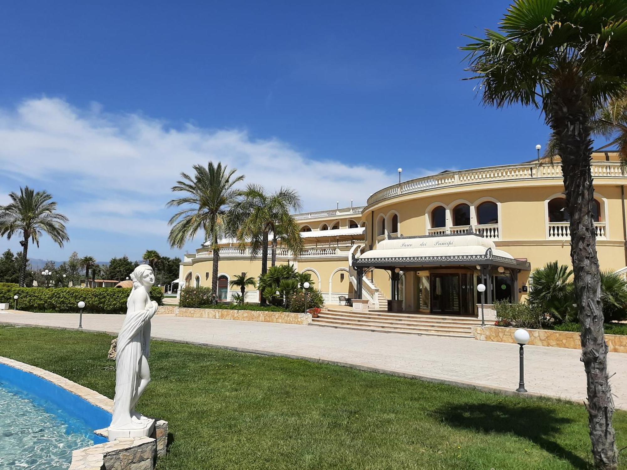 Parco Dei Principi Hotel Roccella Ionica Exterior photo
